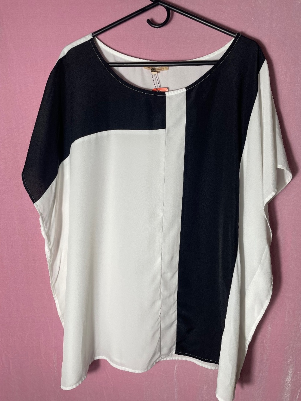Colorblock XL geometric square black and white pull-over blouse